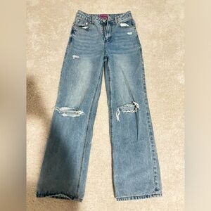 Edikted jeans. Only worn 3 times. Very flattering and flares at the bottom.